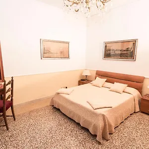 appartamento-alla-fenice-venice.hotelinveneto.com/