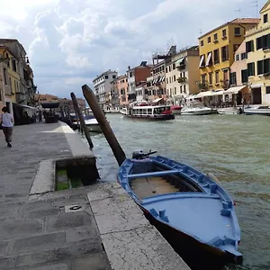 https://fabulous-venice.hotelinveneto.com